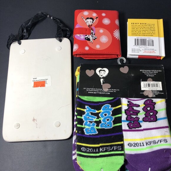 Betty Boop Collection, Lot Of 6, Signs, Socks, Wallet And Book ** READ** CN - Picture 4 of 16